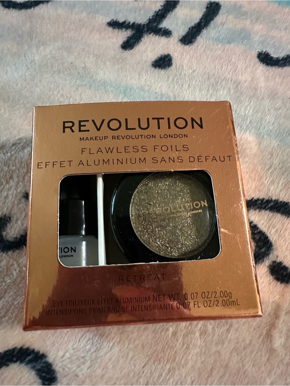 Revolution Flawless Foils Eye Foil in Retreat – Metallic Gold